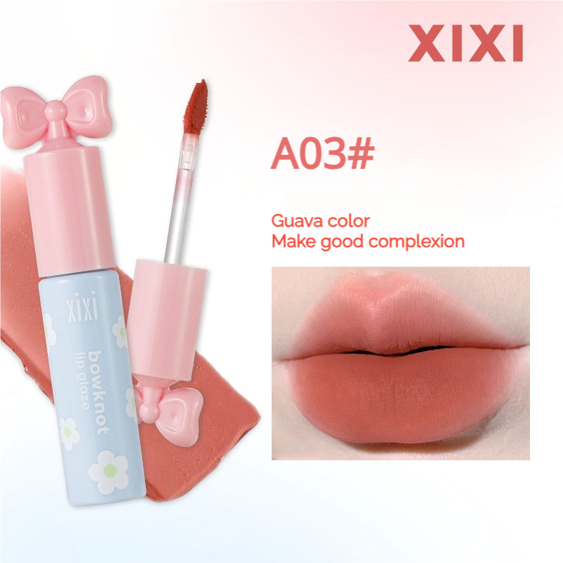 xixi Manta Velvet Mist Lip Glaze has a light, natural texture and a delicate matte finish. It is easy to use for students to show their color.