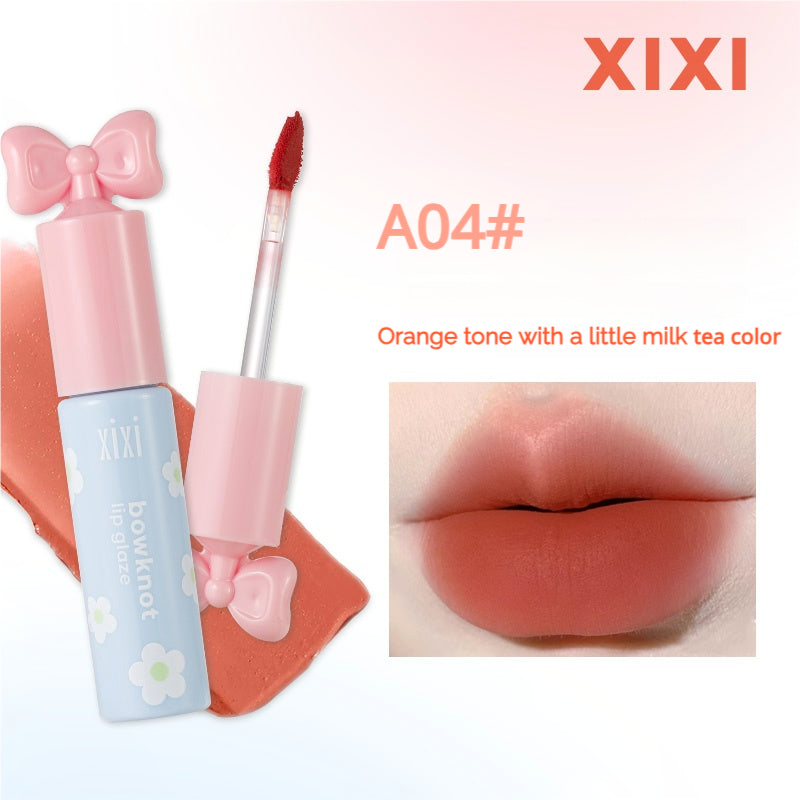 xixi Manta Velvet Mist Lip Glaze has a light, natural texture and a delicate matte finish. It is easy to use for students to show their color.