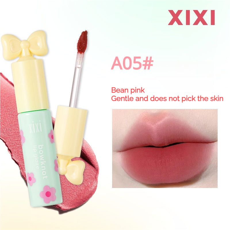 xixi Manta Velvet Mist Lip Glaze has a light, natural texture and a delicate matte finish. It is easy to use for students to show their color.